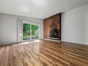 Building Photo - 3213 21st Ave W