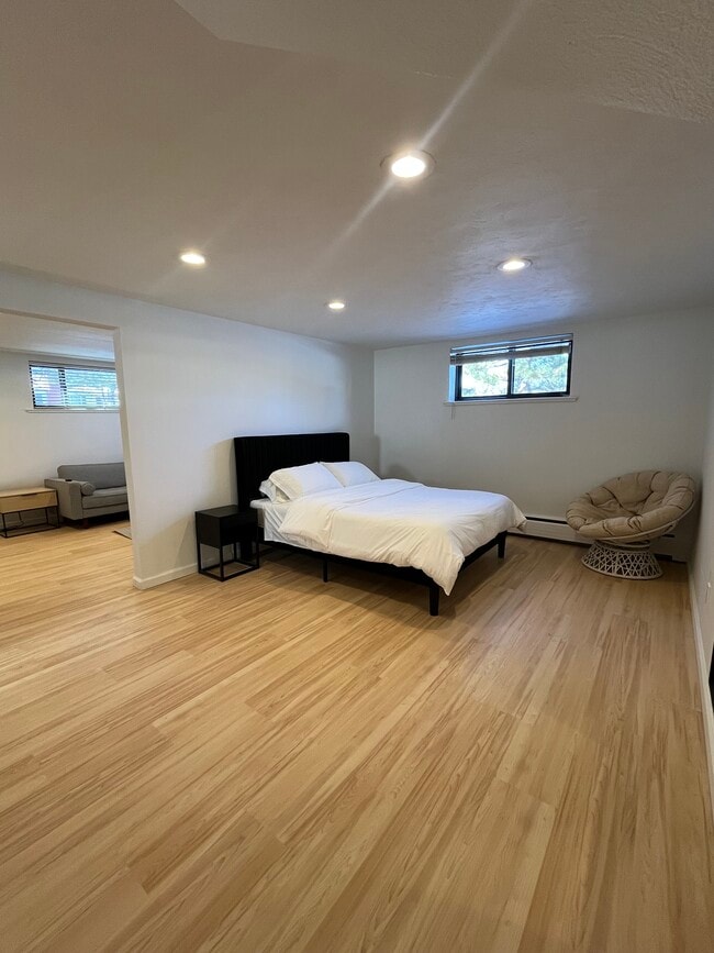 Building Photo - 13990 Berry Rd