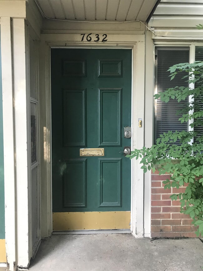 7632 Dale Ave Unit 7632, Richmond Heights, MO 63117 Apartment for