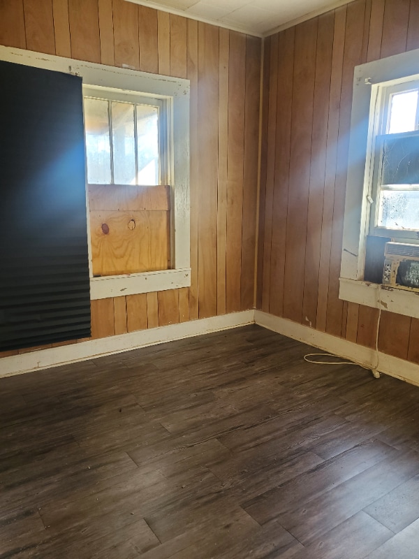 Building Photo - 608 W 4th Ave