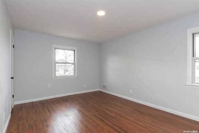 Foto del edificio - 57-01 225th St