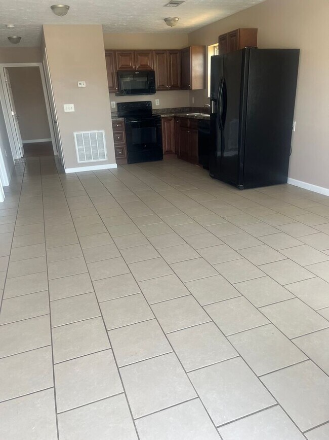 Photo - Great Location!!!!  MOVE IN READY!!!!! House