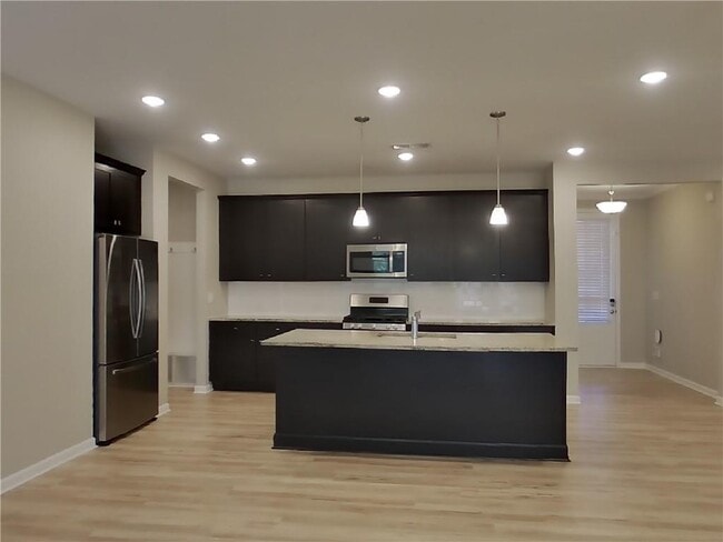 Foto del edificio - 173 Everett Sq