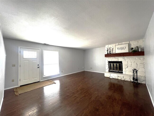 Building Photo - 421 Dauphin Ave