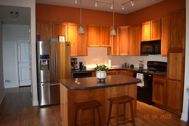 Kitchen - 200 Poplar St