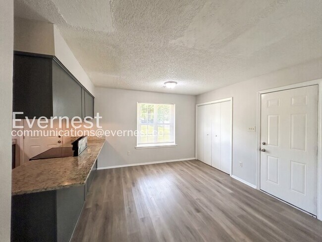 Foto del edificio - 3565 Corsica Dr