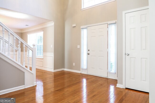 Foto del edificio - 250 Shadowbrooke Dr