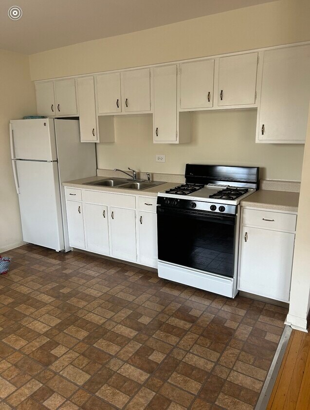 Foto del edificio - 872 N Milwaukee Ave