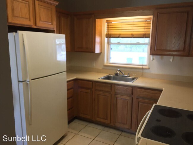 Building Photo - 3 br, 2 bath House - 1263 Croton Rd.