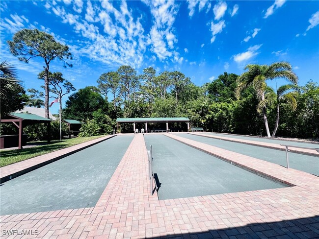 Foto del edificio - 15465 Cedarwood Ln