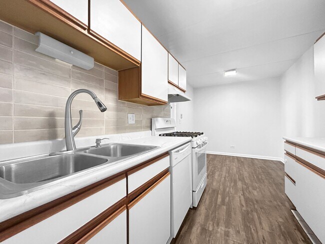 Foto del edificio - 5011 Valley Ln