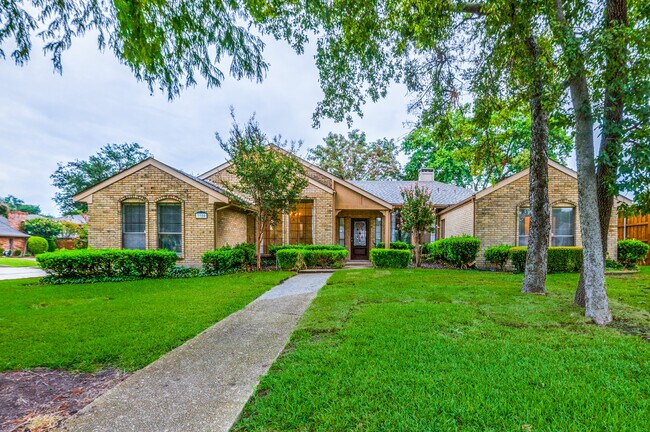 Building Photo - 3900 Inverness Ln