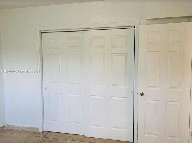 Building Photo - 8275 NE Miami Ct