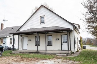 Building Photo - 2011 Applegate St