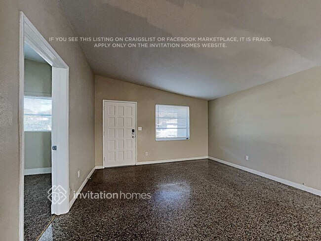 Building Photo - 2209 Curtis Dr S