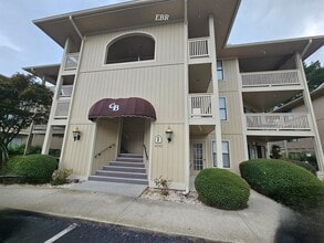 Building Photo - 4222 Pinehurst Cir