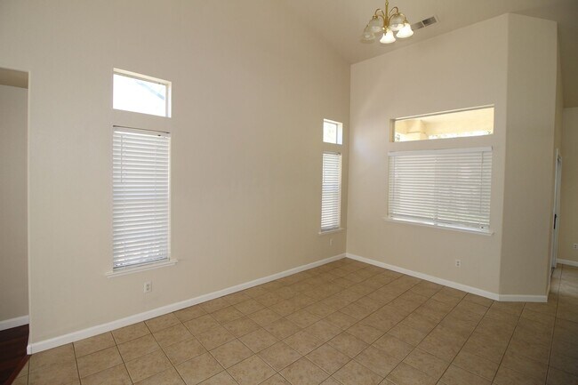 Building Photo - 2747 Browning Ave