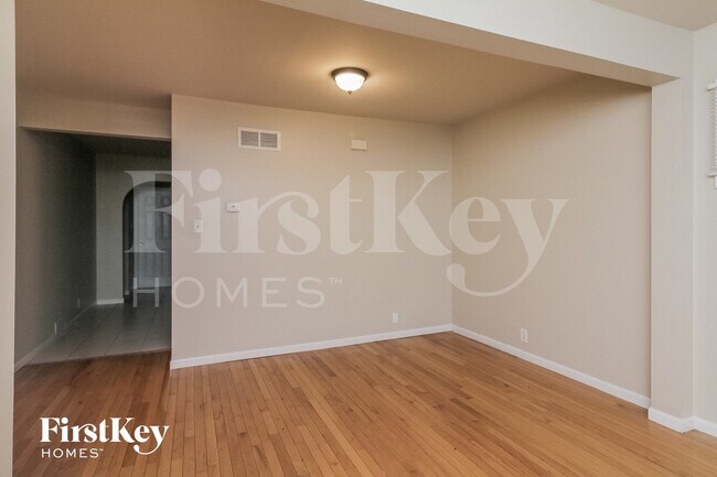 Foto del edificio - 1369 Hinman St