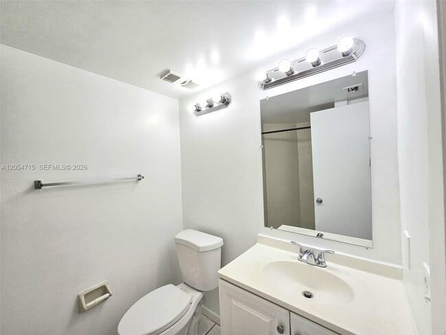 Foto del edificio - 210 Lake Pointe Dr