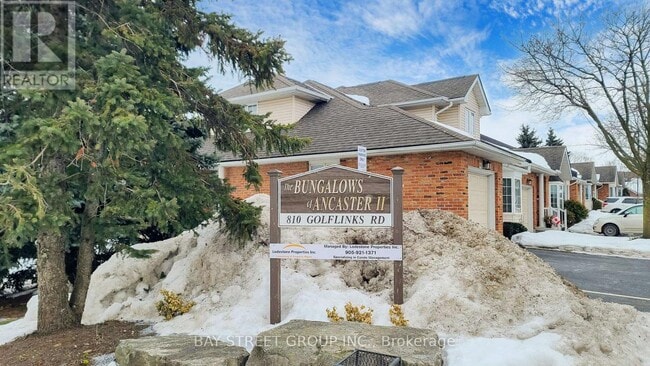 Photo du bâtiment - 810 Golf Links Rd