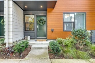 Building Photo - 9635 Thorsk St