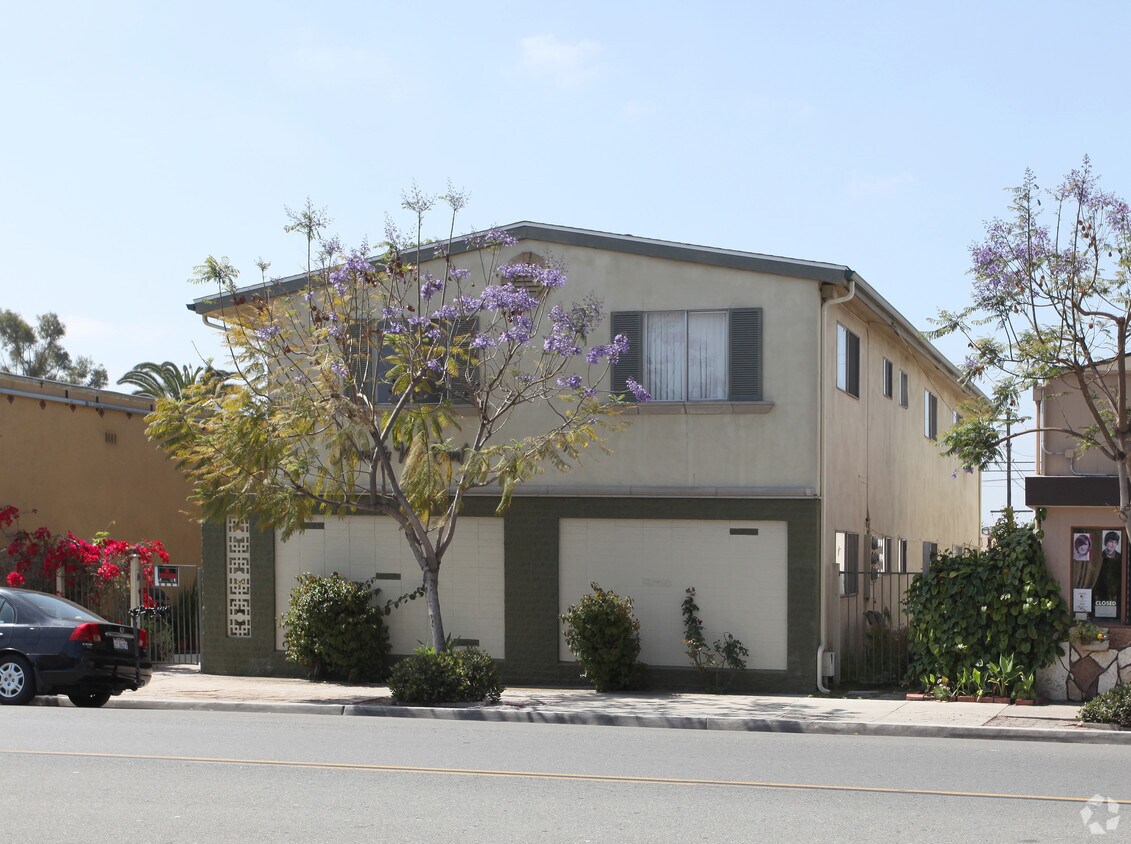 Building Photo - Mountain View Court
