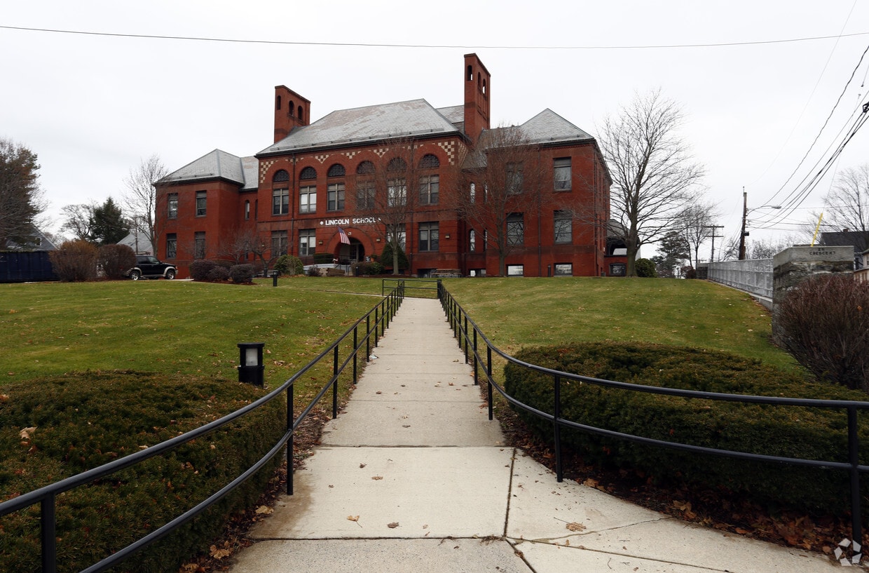 Foto del edificio - Lincoln School