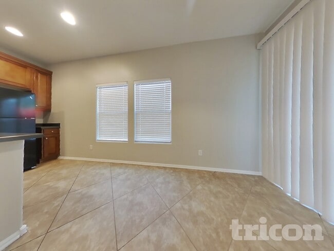 Foto del edificio - 4912 N 109th Ave