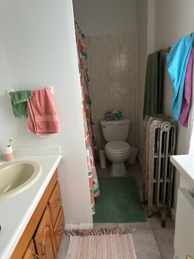 Foto del edificio - 723 Lawrence St - Utilities Included