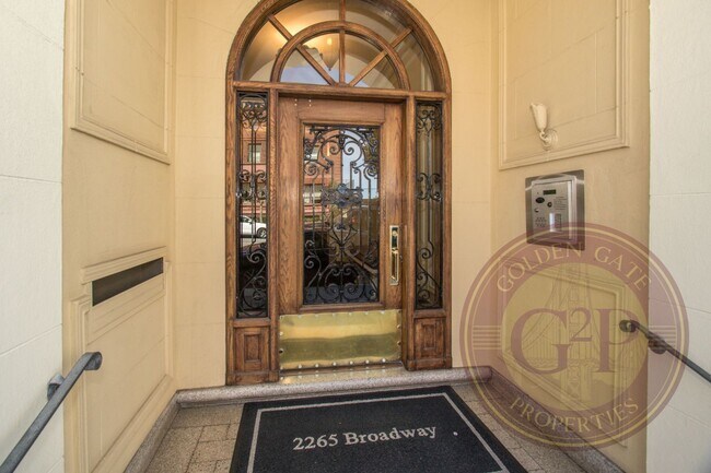 Building Photo - Pacific Heights - 1 BR, 2 BA Penthouse Con...