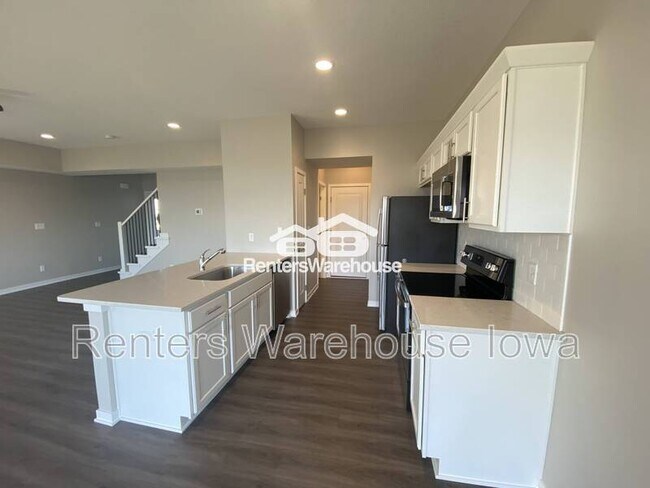 Foto del edificio - 7000 Lake Hill Dr