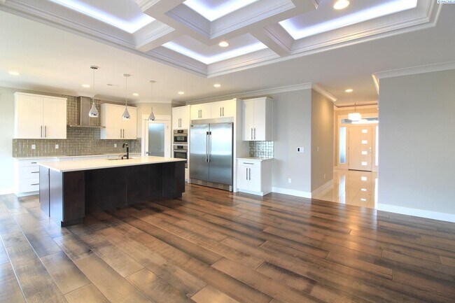 Building Photo - 4 Bed/3 Bath Home - Panoramic Views of the...