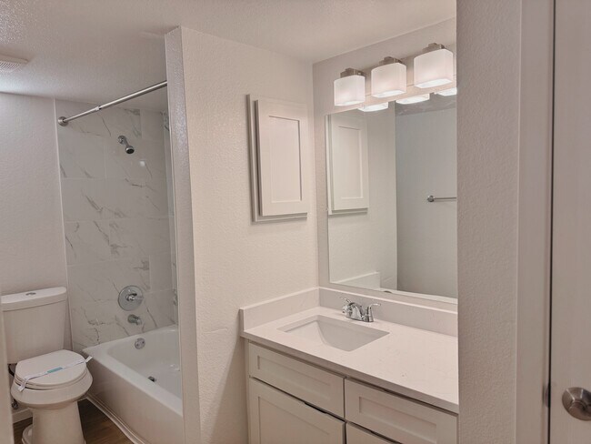 Baño - Centreport Landing Apartments