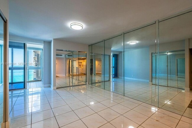 Building Photo - 5401 Collins Ave