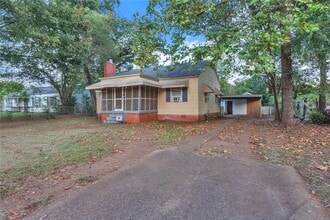 Building Photo - 2614 Skyline Ave