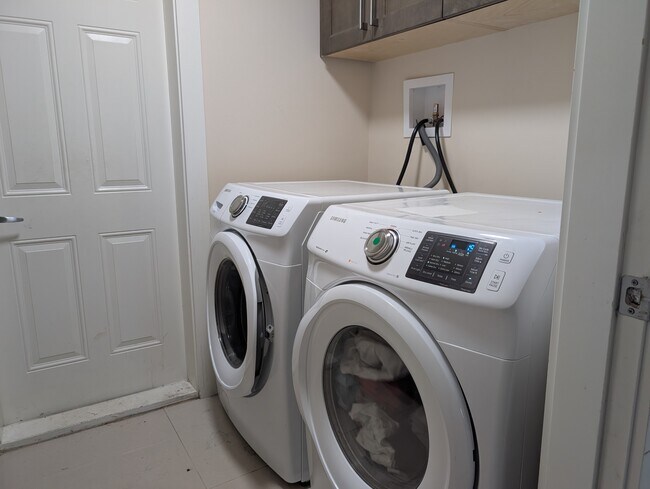 Photo du bâtiment - 7546 Wren St