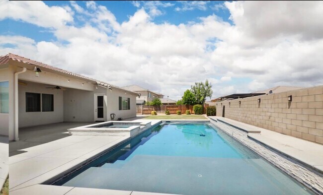 Building Photo - 9200 Rancho Viejo Dr