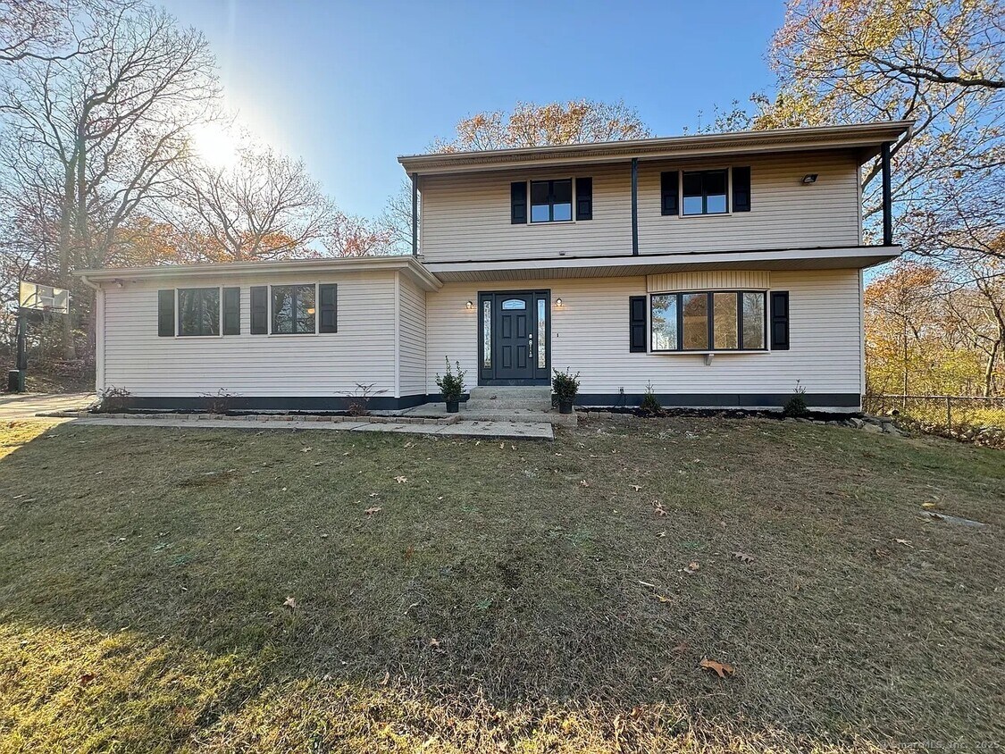 Foto principal - 34 Rogers Hill Rd