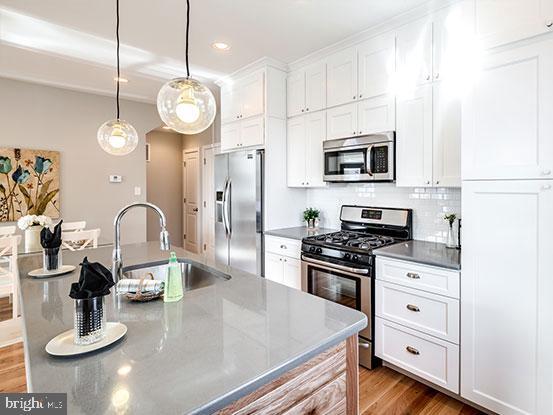 Foto del edificio - 4427 Mitchell St