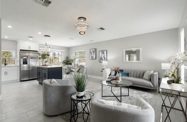 Building Photo - 7332 Mako Dr