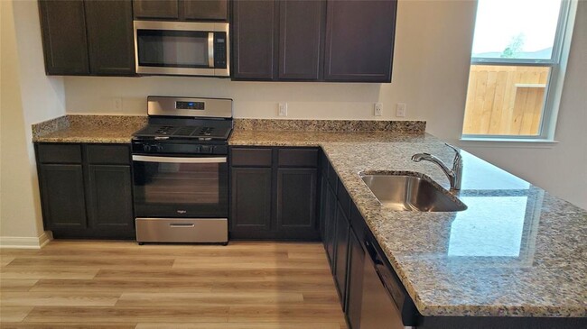 Building Photo - 413 Bracken Hl Dr