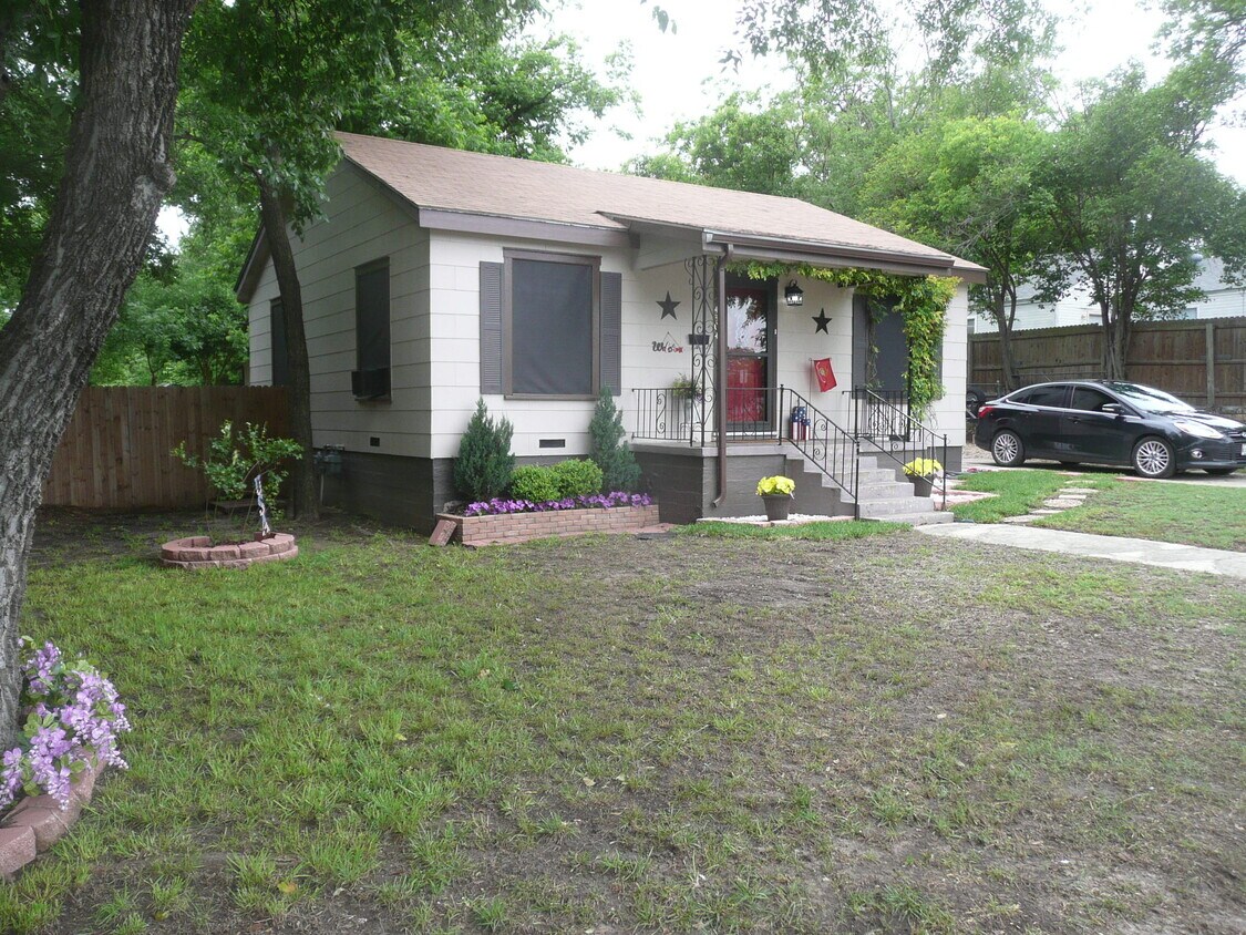 Primary Photo - 4304 Southwest Blvd