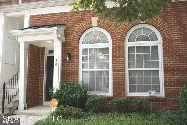Building Photo - 2 br, 2.5 bath House - 901 Pine Forest Ln