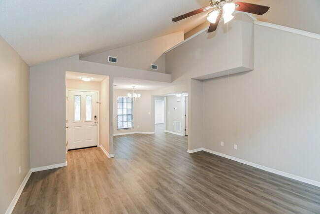 Building Photo - 2858 Lantana Lakes Dr W