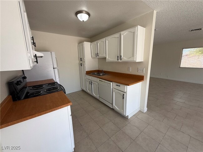 Building Photo - 5208 Greene Ln