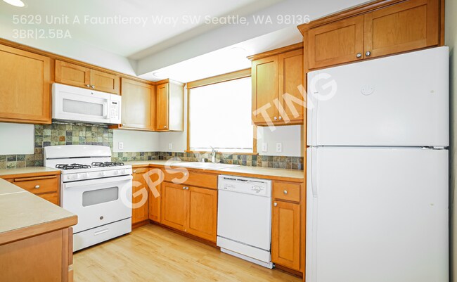Foto del edificio - 5629 Fauntleroy Way SW