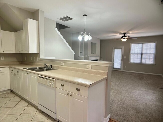 Foto del edificio - 157 Woodson Dr