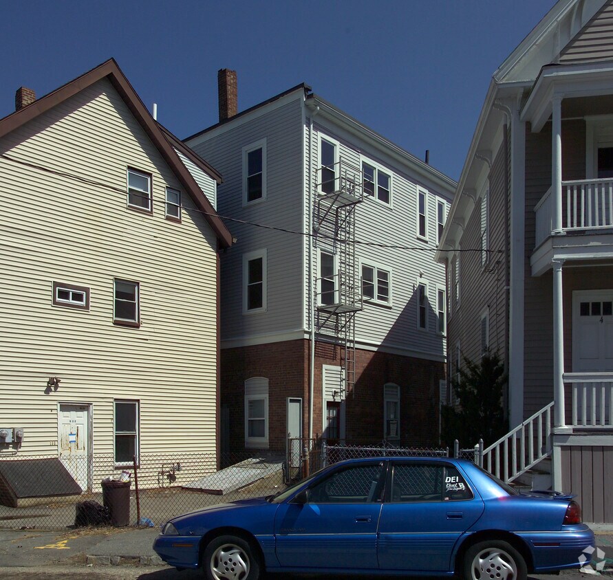 Foto del edificio - 292 Whittenton St