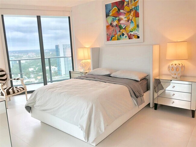 Foto del edificio - 501 NE 31st St