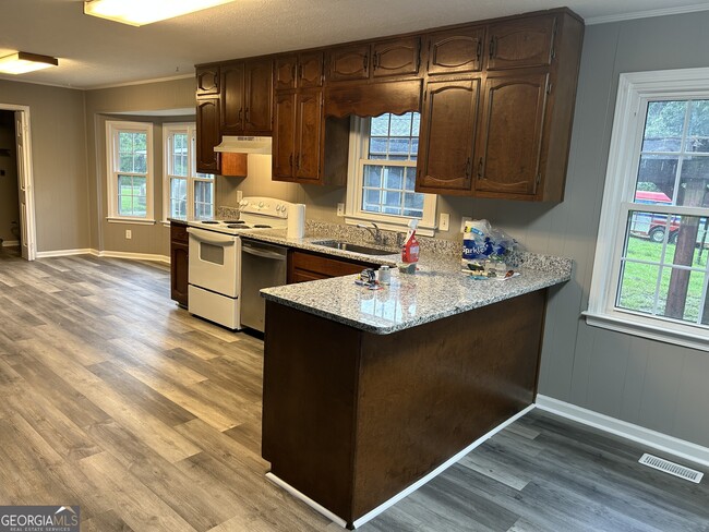 Building Photo - 10 Freestone Dr